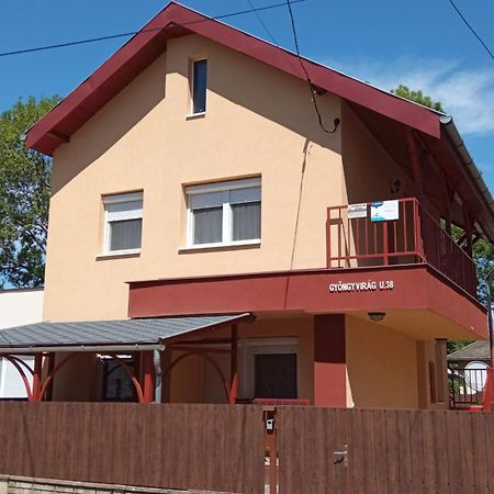 Gyoengyvirag Apartmanhaz Hajduszoboszlo Bagian luar foto