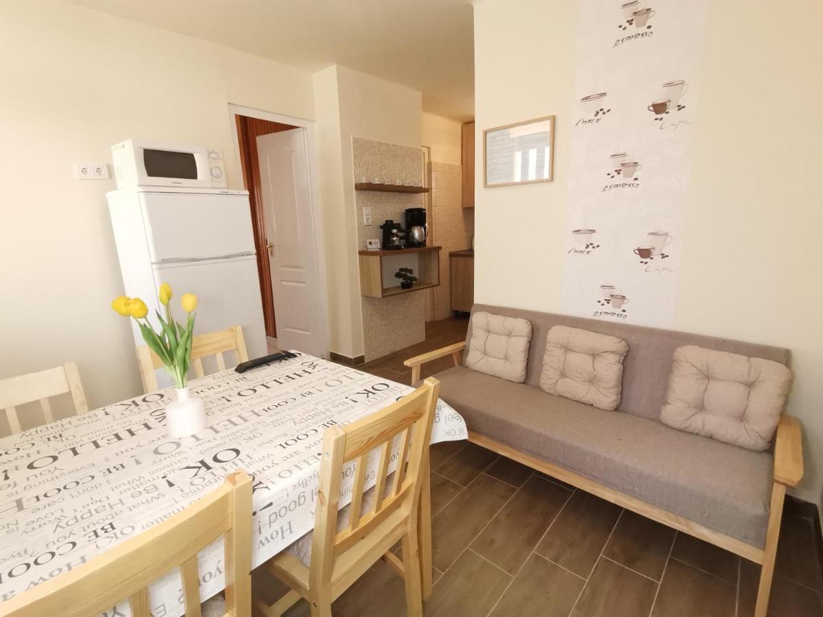 Gyoengyvirag Apartmanhaz Hajduszoboszlo Bagian luar foto