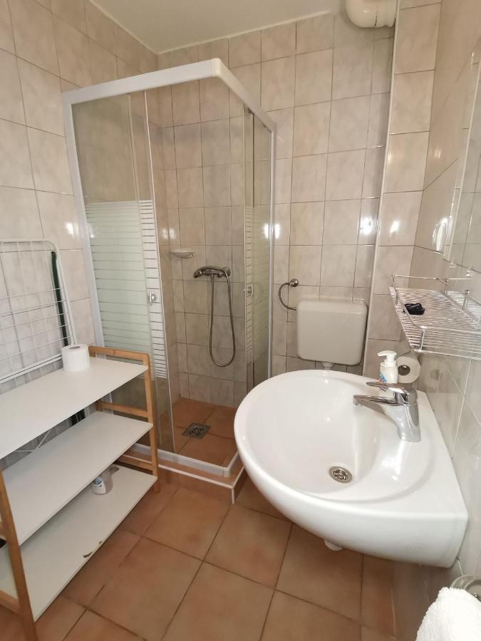 Gyoengyvirag Apartmanhaz Hajduszoboszlo Bagian luar foto
