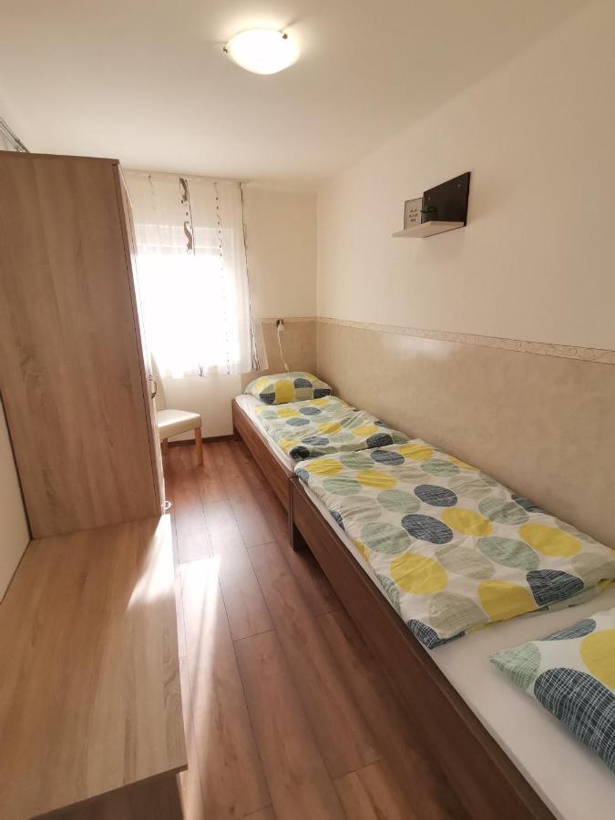 Gyoengyvirag Apartmanhaz Hajduszoboszlo Bagian luar foto