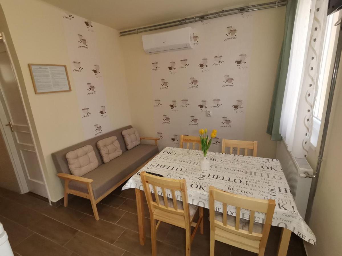 Gyoengyvirag Apartmanhaz Hajduszoboszlo Bagian luar foto