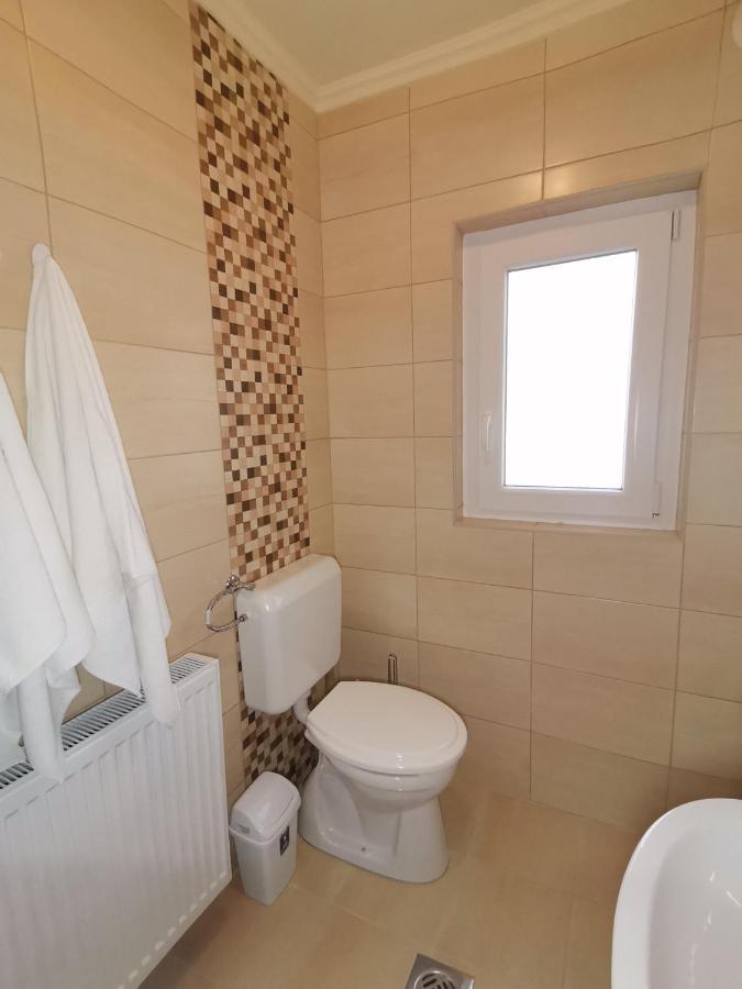 Gyoengyvirag Apartmanhaz Hajduszoboszlo Bagian luar foto