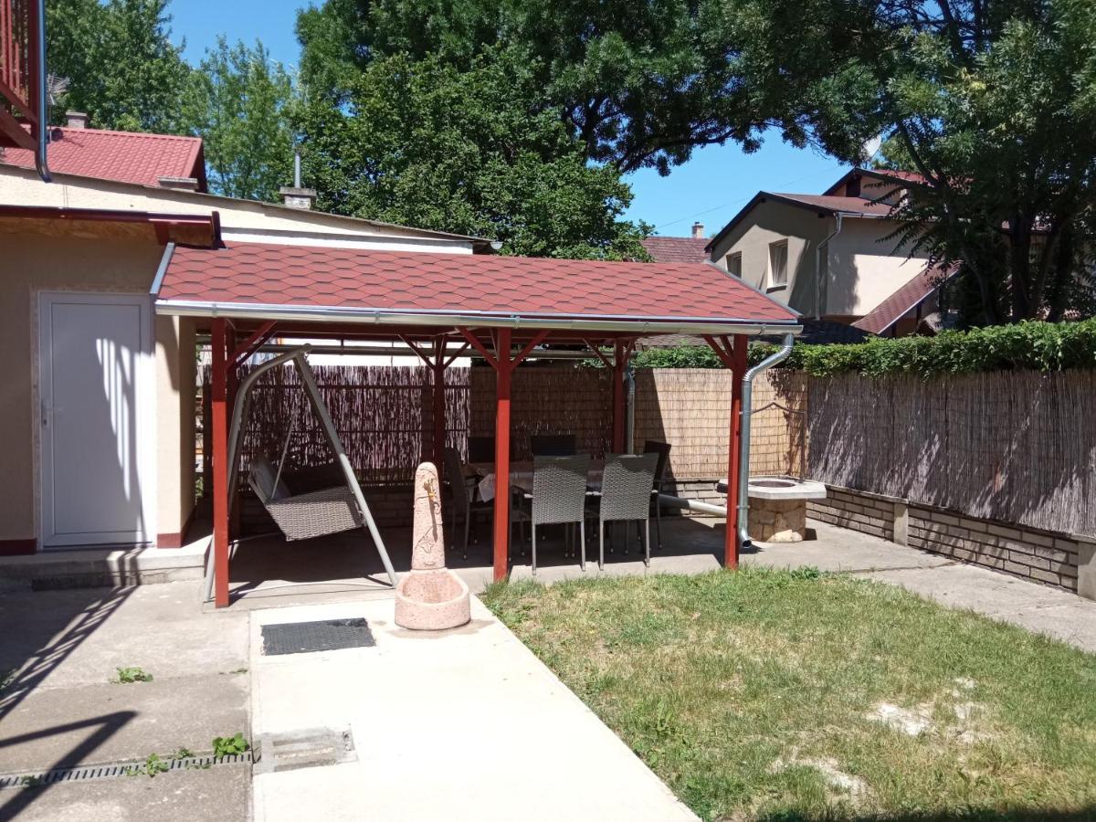 Gyoengyvirag Apartmanhaz Hajduszoboszlo Bagian luar foto