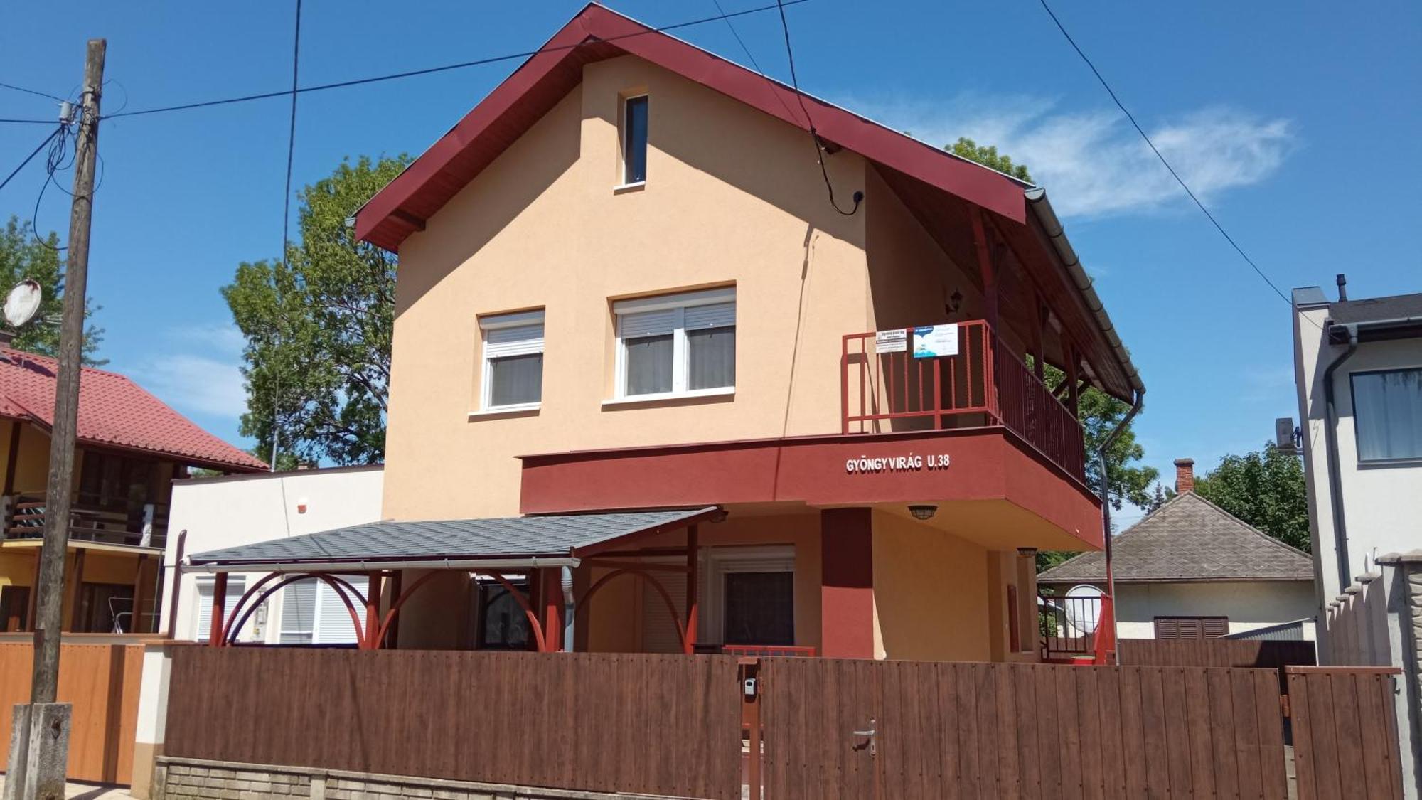 Gyoengyvirag Apartmanhaz Hajduszoboszlo Bagian luar foto