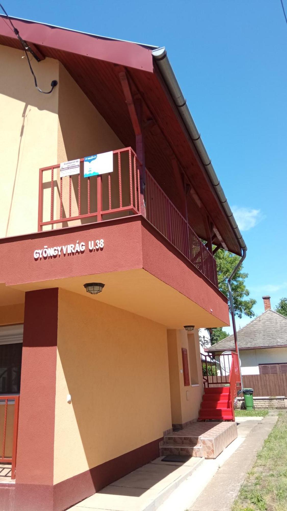 Gyoengyvirag Apartmanhaz Hajduszoboszlo Bagian luar foto